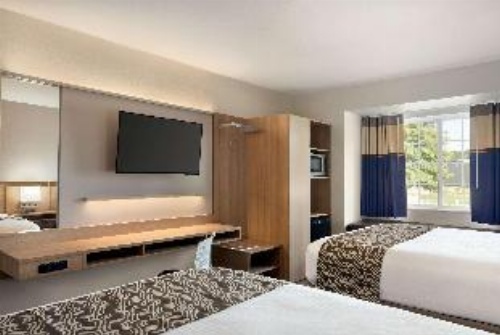 Microtel Inn & Suites By Wyndham Baton Rouge image 4