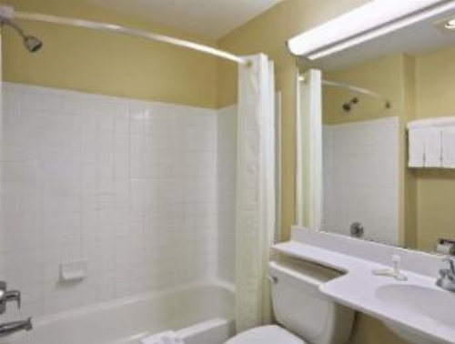 Microtel Inn & Suites By Wyndham Baton Rouge image 7